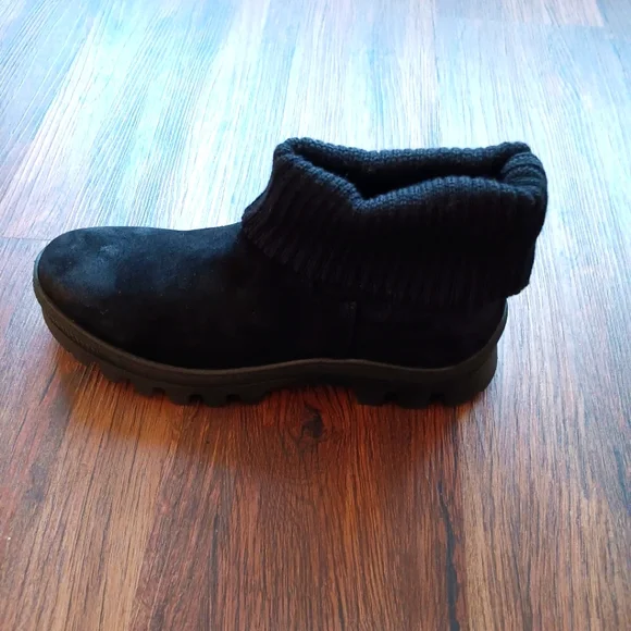 KARL LAGERFELD PARIS - Picture 6 of 7